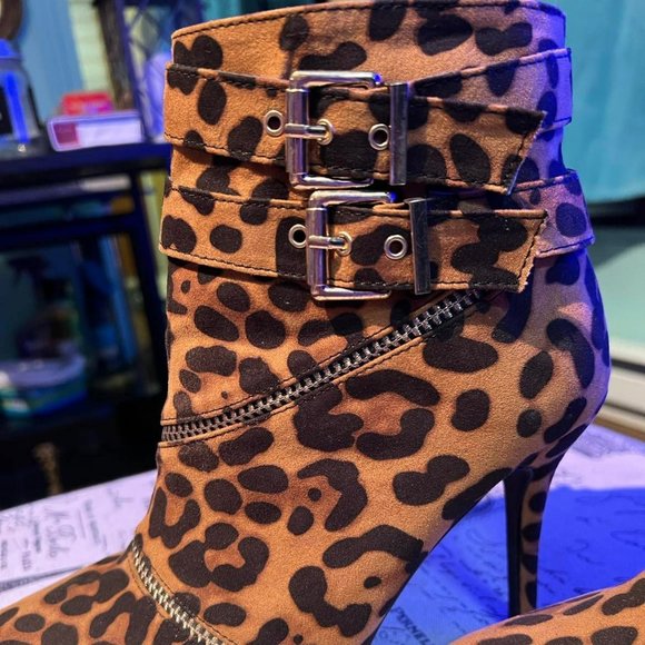 High heel Leopard Print Boots - Picture 5 of 6